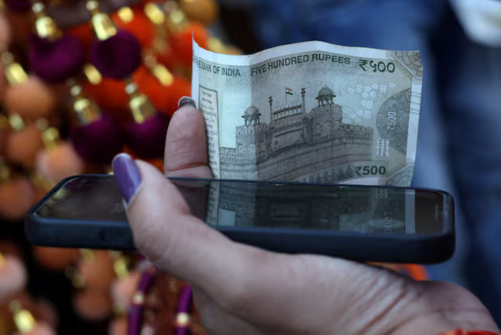 Indian Rupee falling below 90 per US dollar exchange rate chart